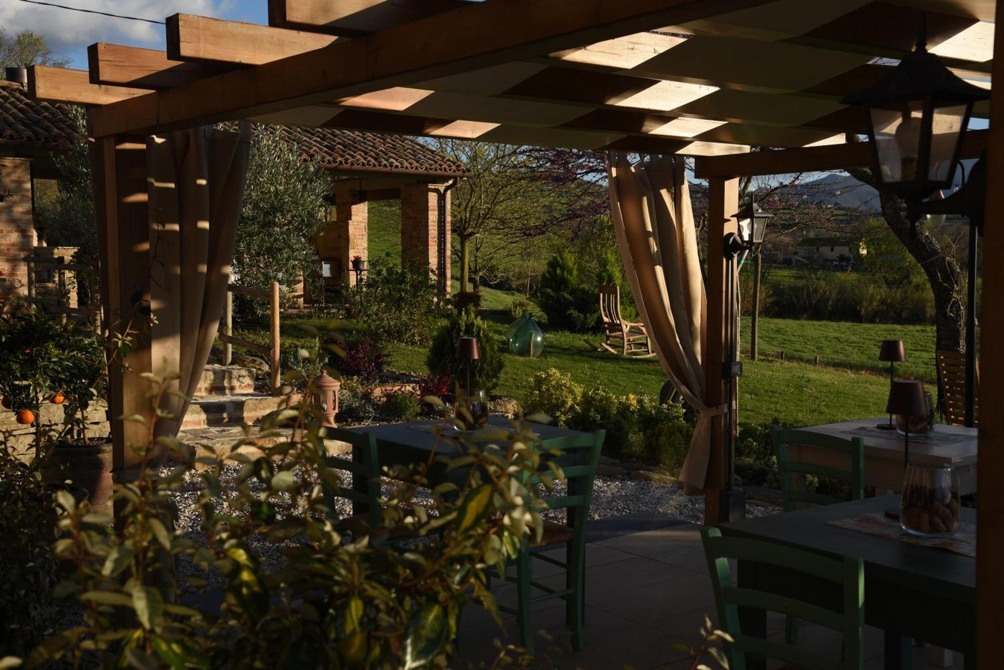 Quelli Del Picchio Bed & Breakfast Cupramontana Bagian luar foto